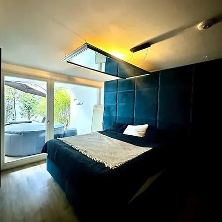 Zetrale Zweizimmerwohnung Mit Whirlpool